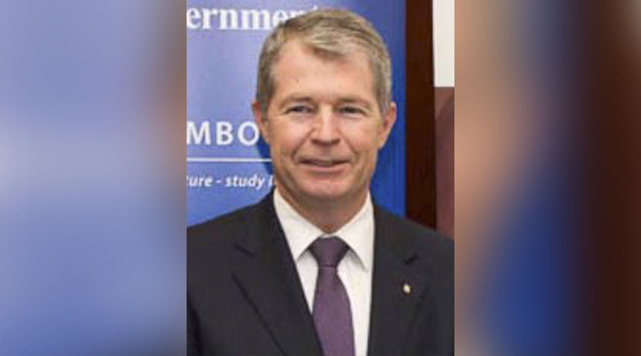 ‘You brought the fleas in the first place’: Senator in hot water for migrant comment (VIDEO)
