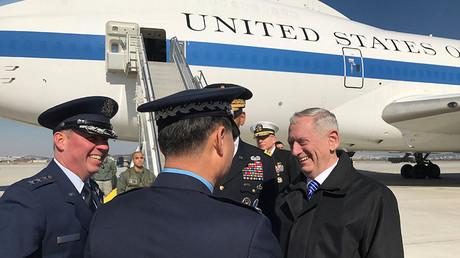 US Defense Secretary James Mattis (R) arrives at Osan Air Base in Osan, South Korea, February 2, 2017. © Reuters