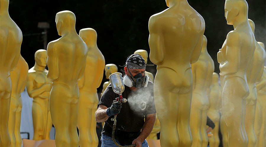 Oscars cover-up: Iranian TV photoshops clothes on Hollywood actors (VIDEO)