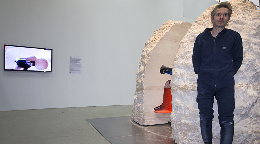 Rock art: French artist emerges after week trapped inside boulder (VIDEO)