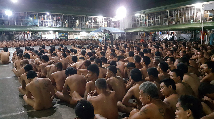 Images of Philippines prisoners sitting naked in contraband raid spark outrage (PHOTOS)