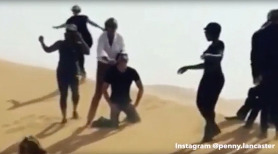 Crooner Rod Stewart apologizes for ‘ISIS mock execution’ in Abu Dhabi desert