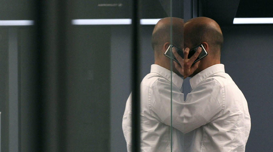 Goldman Sachs mobile perks penny pinching irks bankers