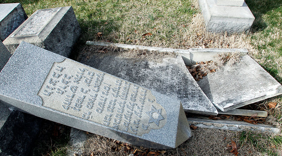 Muslim-Americans pledge to protect Jewish sites after anti-Semitic vandalism & threats