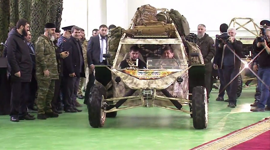 Chechen leader test-drives new military buggy, mulls potential deployment in Syria (VIDEO)