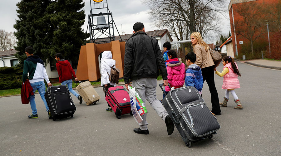 Germany’s initial migrant plan was border closure, not ‘open-door’ policy – report