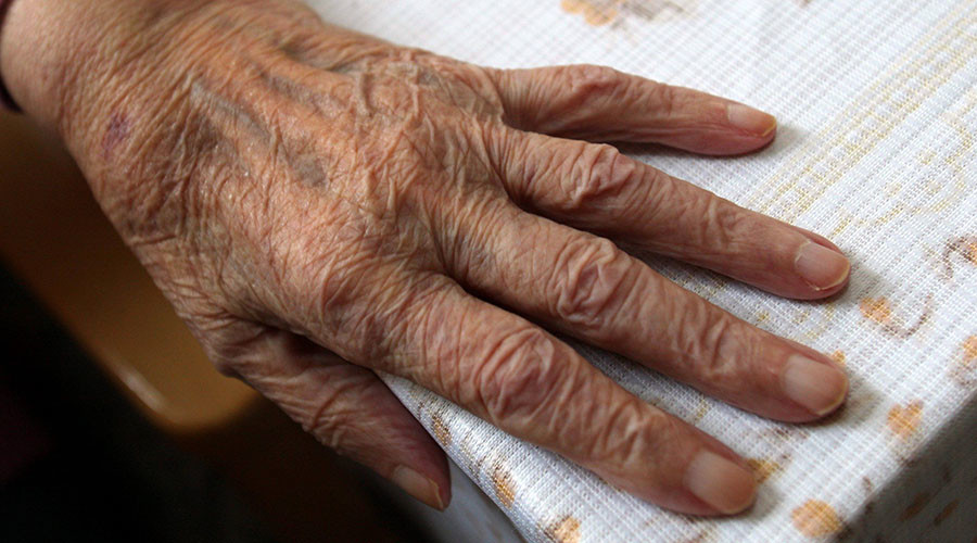 Dresden retirement home recreates communist E. Germany to help dementia patients