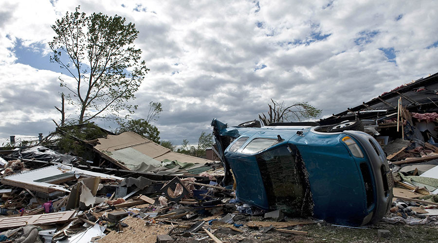 Tornadoes hit Kansas City, hundreds of homes damaged (PHOTOS)