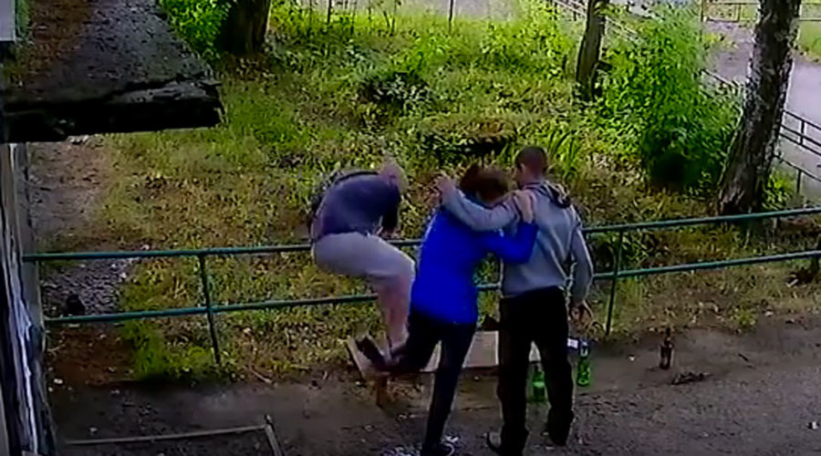 Those Russians! Drunk man breaks young woman’s leg… after she asks him to (GRAPHIC VIDEO)