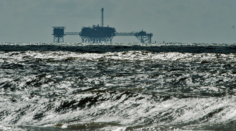 Crude prices continue to crash on growing US stockpiles