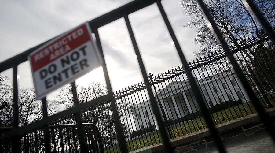 White House intruder arrested after scaling security fence – reports