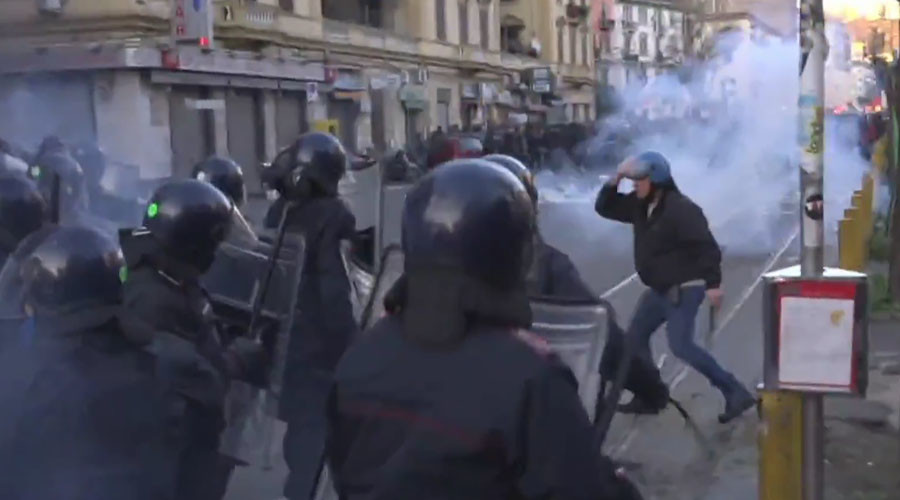 Water-cannons, tear gas: Protest over right-wing leader’s visit turns violent in Naples (WATCH LIVE)