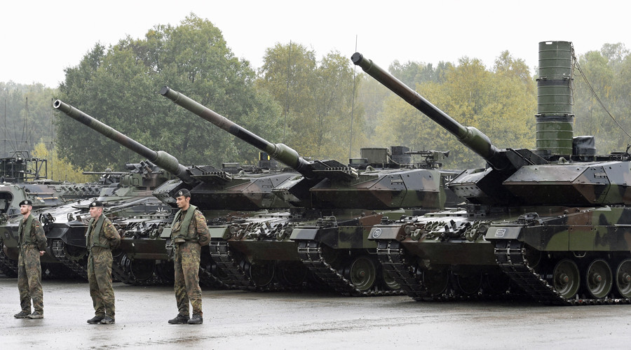 German Defense Minister plans €100mn for army private consultants, lambasted by opposition – report