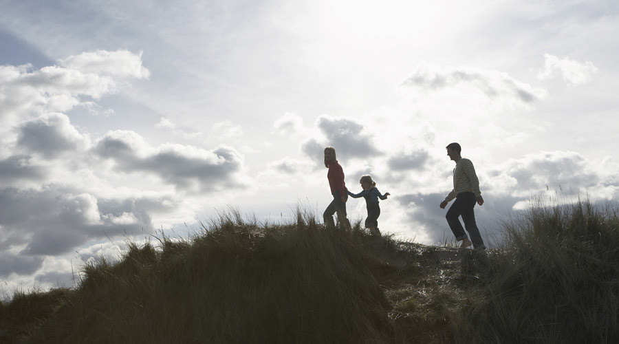 Having children may be linked to longer life, study says