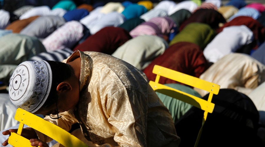 Michigan residents sue city over mosque approval