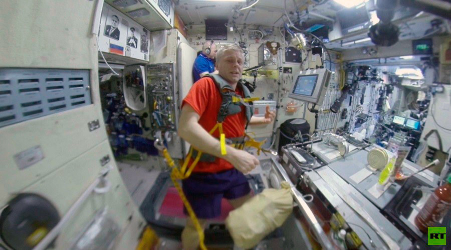 RT Space 360: Pumping iron & jogging at orbital gym