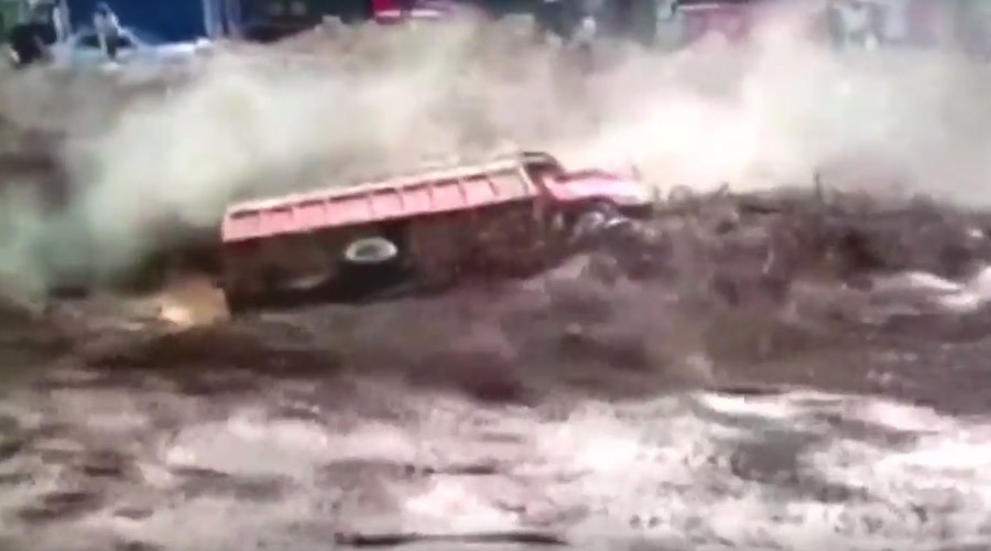 Man miraculously escapes from raging Peruvian mudslide (VIDEO)