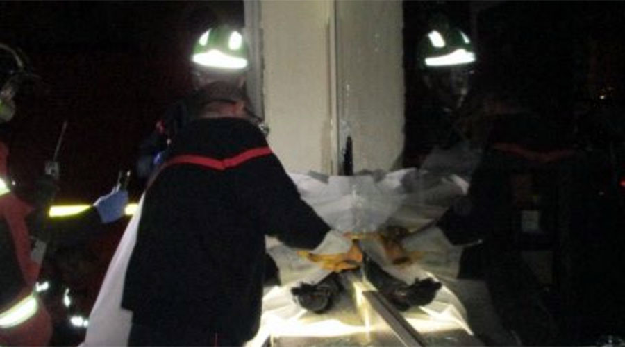 #ThugLife: French police tweet photo of robber stuck in shop window