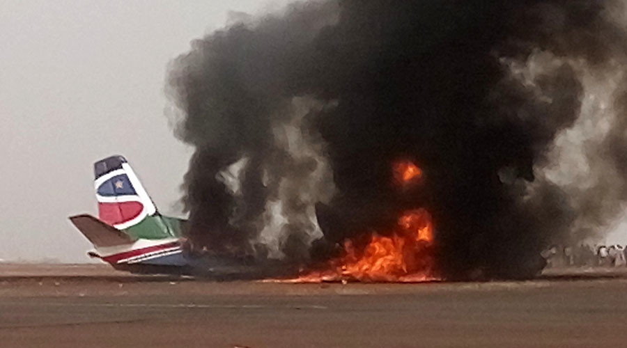 Plane smashes into fire truck at South Sudan airport (VIDEO, PHOTOS)