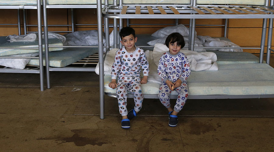 Germany criticized by UNICEF over treatment of child refugees, after accepting 350,000