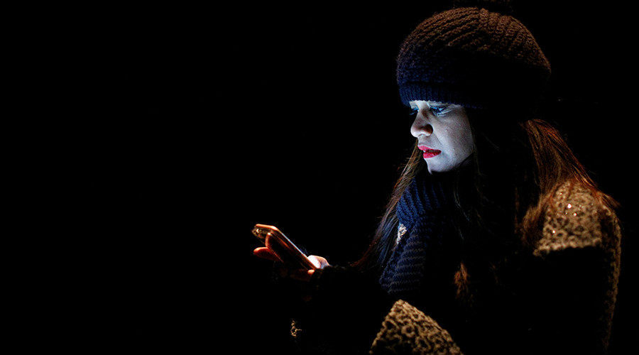 Senate votes to overturn FCC regulations on internet privacy