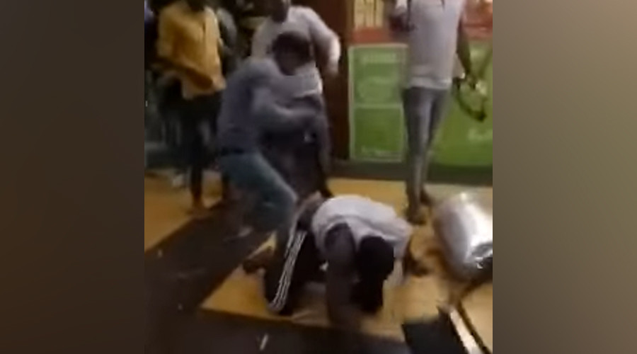 Angry mob attacks Africans in India after teen’s overdose death (PHOTOS, VIDEO)