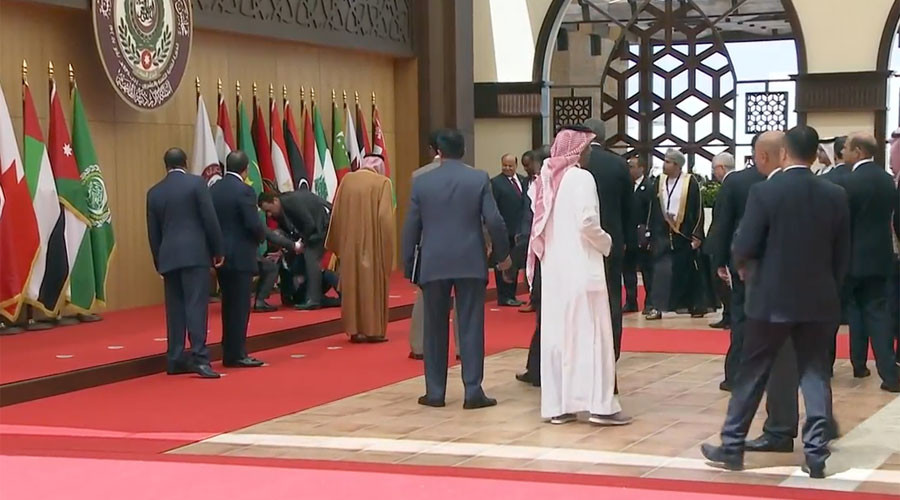 Lebanese President faceplants at start of Arab summit (VIDEO)