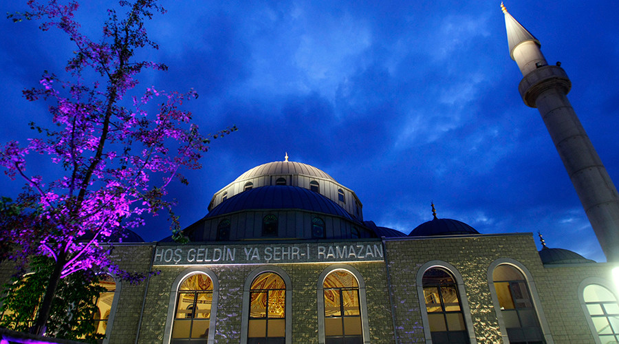 German official wants ‘Islam law’ to shed light on funding & teachings by ‘imported imams’