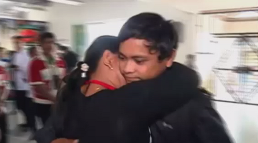 Filipino fisherman survives 2 months stranded at sea eating moss & drinking rainwater
