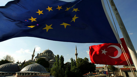 Flags of Turkey and the European Union are seen from the roof of the Covered Bazaar in Istanbul © Fatih Saribas