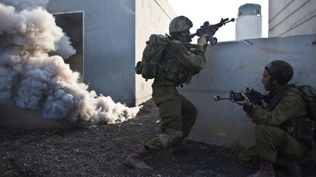 FILE PHOTO: Israeli soldiers take part in an urban warfare drill simulating a battle with Hezbollah, Elyakim military base, Haifa. © Nir Elias