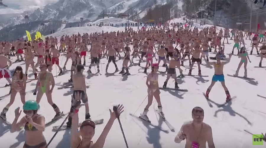 Hundreds of half-naked skiers take to Sochi’s slopes in world record bid (VIDEO)