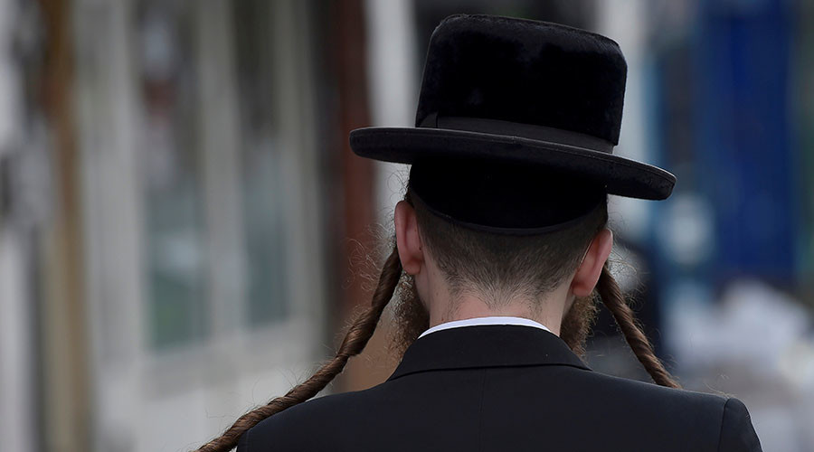 ‘We know where you live’: Swedish Jewish center closed after Nazi threats