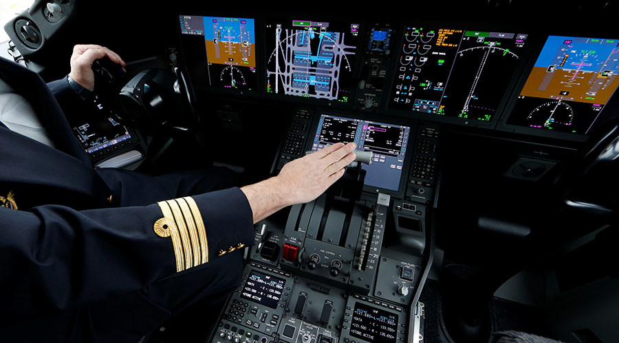 Pilots’ poor English could cause air disasters, study finds