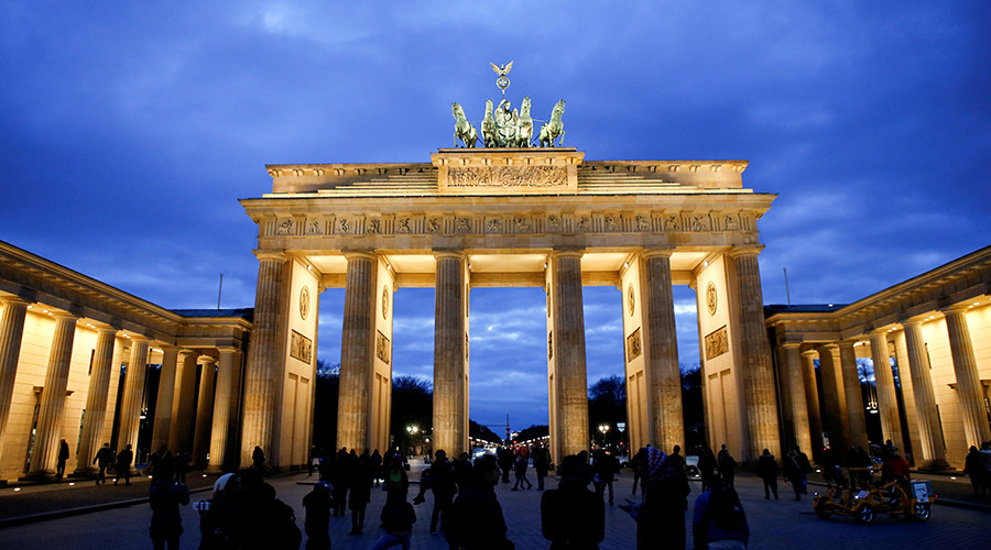 Berlin in hot water for not lighting Brandenburg Gate in tribute to St. Petersburg attack victims