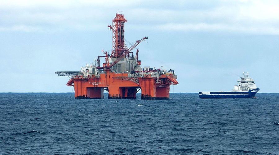 Oil at near one-month high on supply outage in North Sea