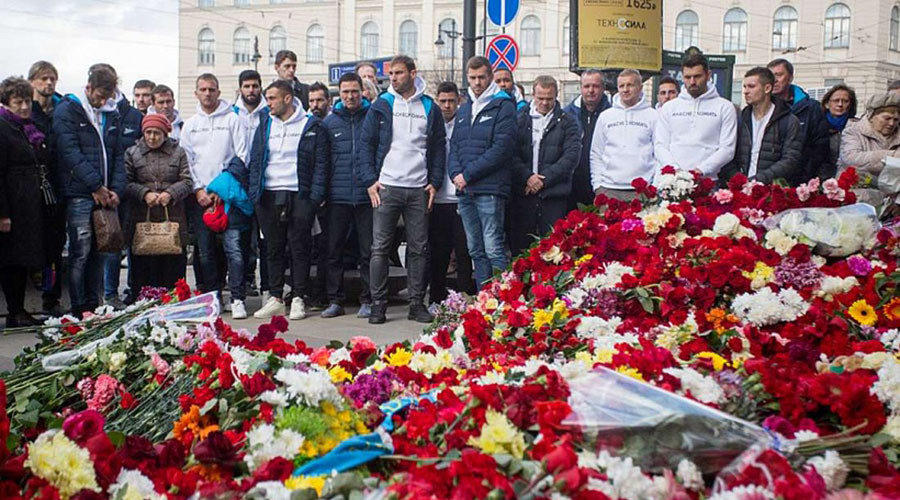 'You can’t break us’: Zenit visit site of St. Petersburg Metro blast in show of solidarity
