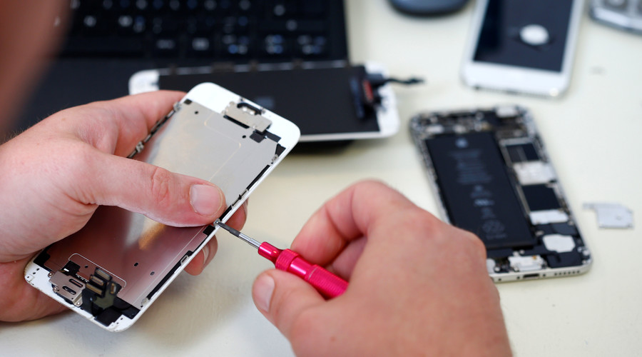 Apple taken to court by Australia over alleged iPhone ‘bricking’