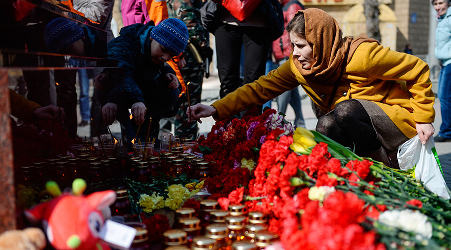 ‘Always united’: Tens of thousands across Russia mourn St. Petersburg Metro blast victims