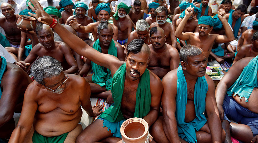 Indian farmers protest naked after being denied debt talks with PM (VIDEO)