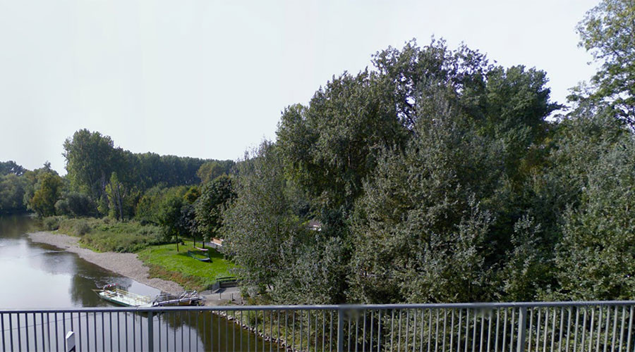 Machete-wielding man arrested after raping woman in front of her boyfriend in Bonn
