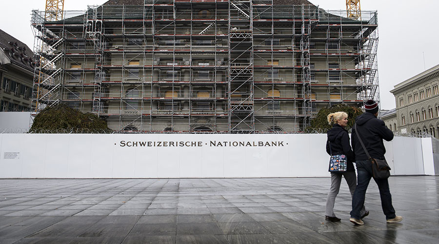 86yo woman arrested for spraying anti-war graffiti outside Swiss National Bank (VIDEO)