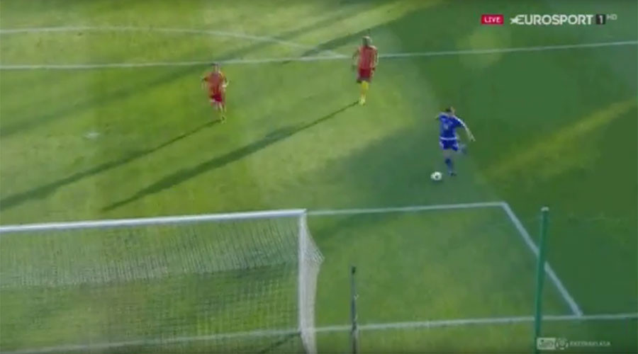 Open goal! Contender for miss of the season... again (VIDEO)