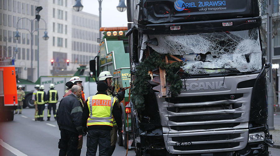 Can concrete barriers protect against truck attacks? Germans stage crash test to find out (VIDEO)