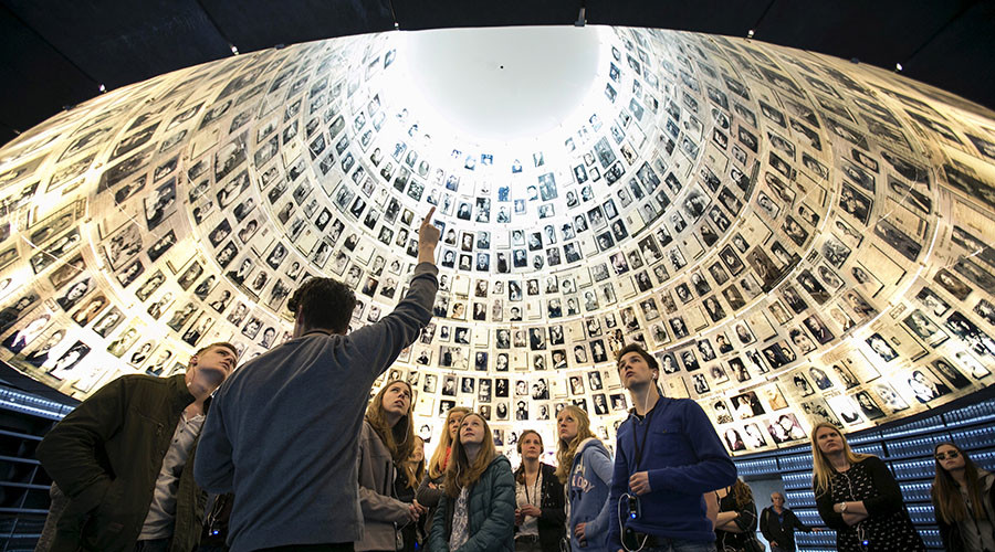 Israeli Holocaust museum joins chorus of anger against Spicer over ‘chemical weapons’ remark