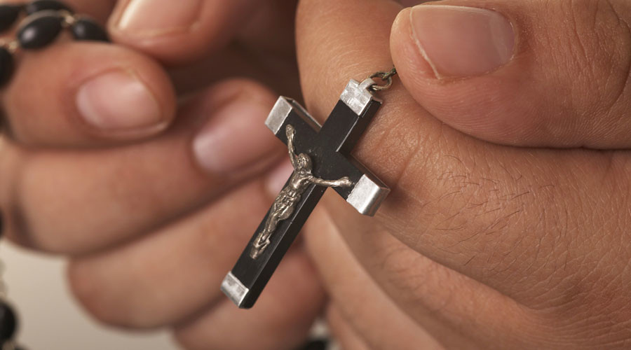 Politically correct officials institutionally biased against Christian refugees, says ex-archbishop