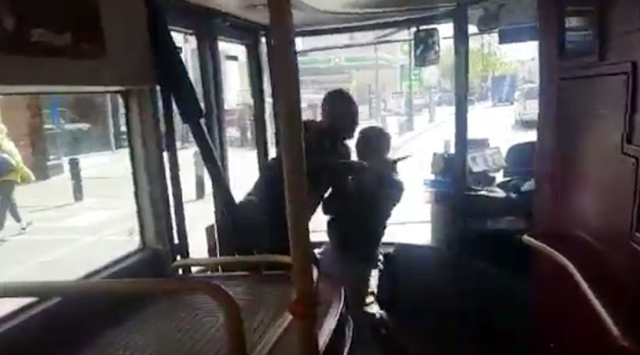 London man wrestles & disarms knife attacker on bus (VIDEO)
