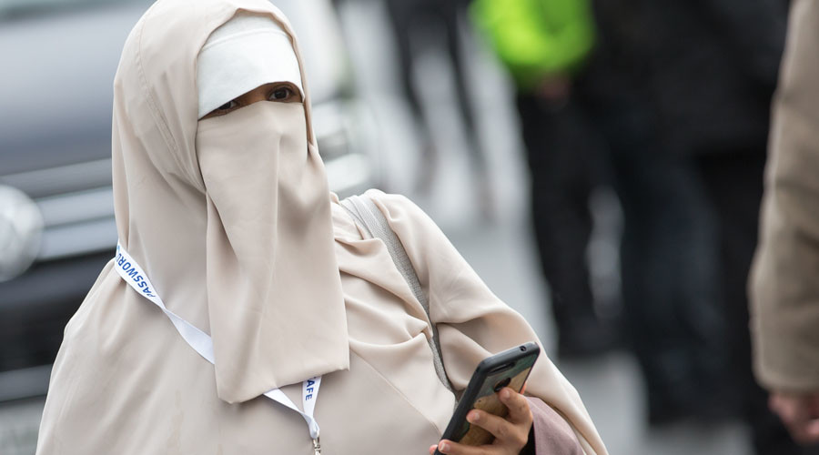 German bus driver faces €10K fine for refusing to transport niqab-wearing Muslim woman