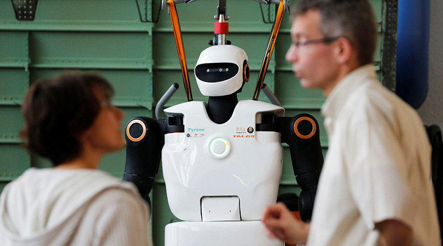 Alt-robot: Human prejudice spreading to AI, new study finds