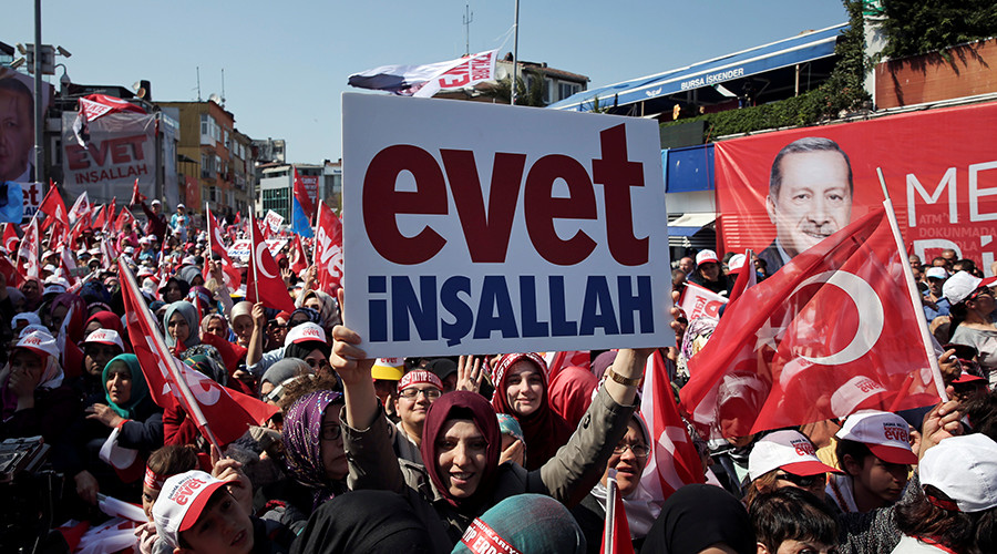 Turkey goes to polls in referendum on expanding president Erdogan’s powers